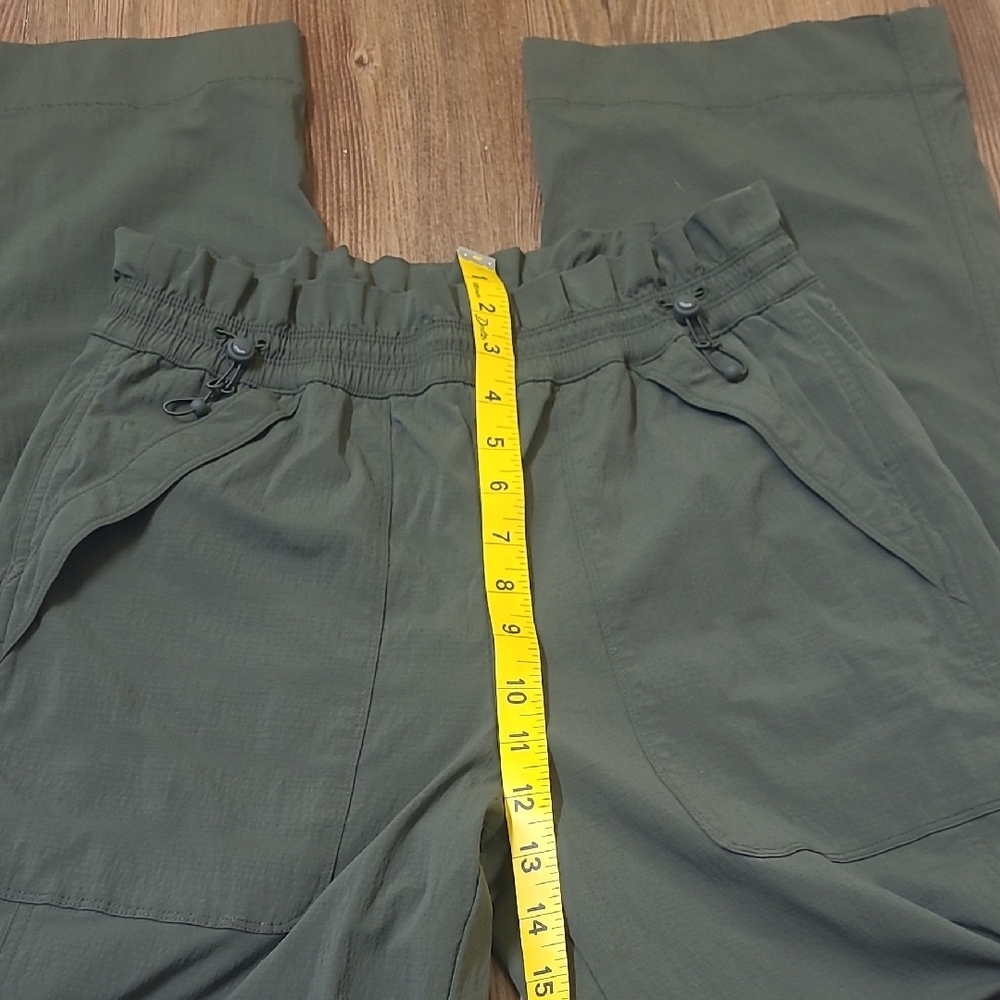 Athleta Forest Green Relaxed Pants used good conditionzise 4. - Picture 4 of 13